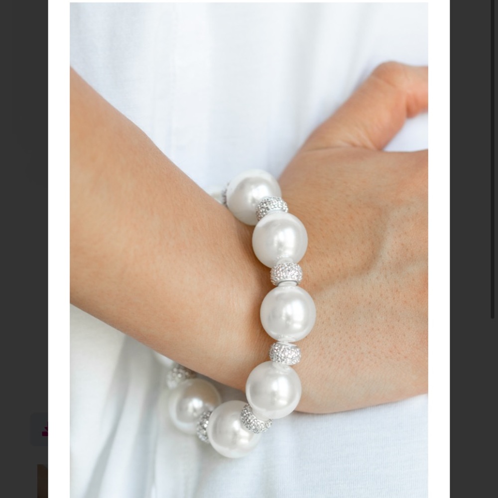 Pearl bracelet